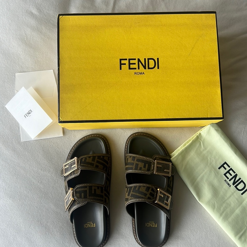 NWB Fendi Feel Slides